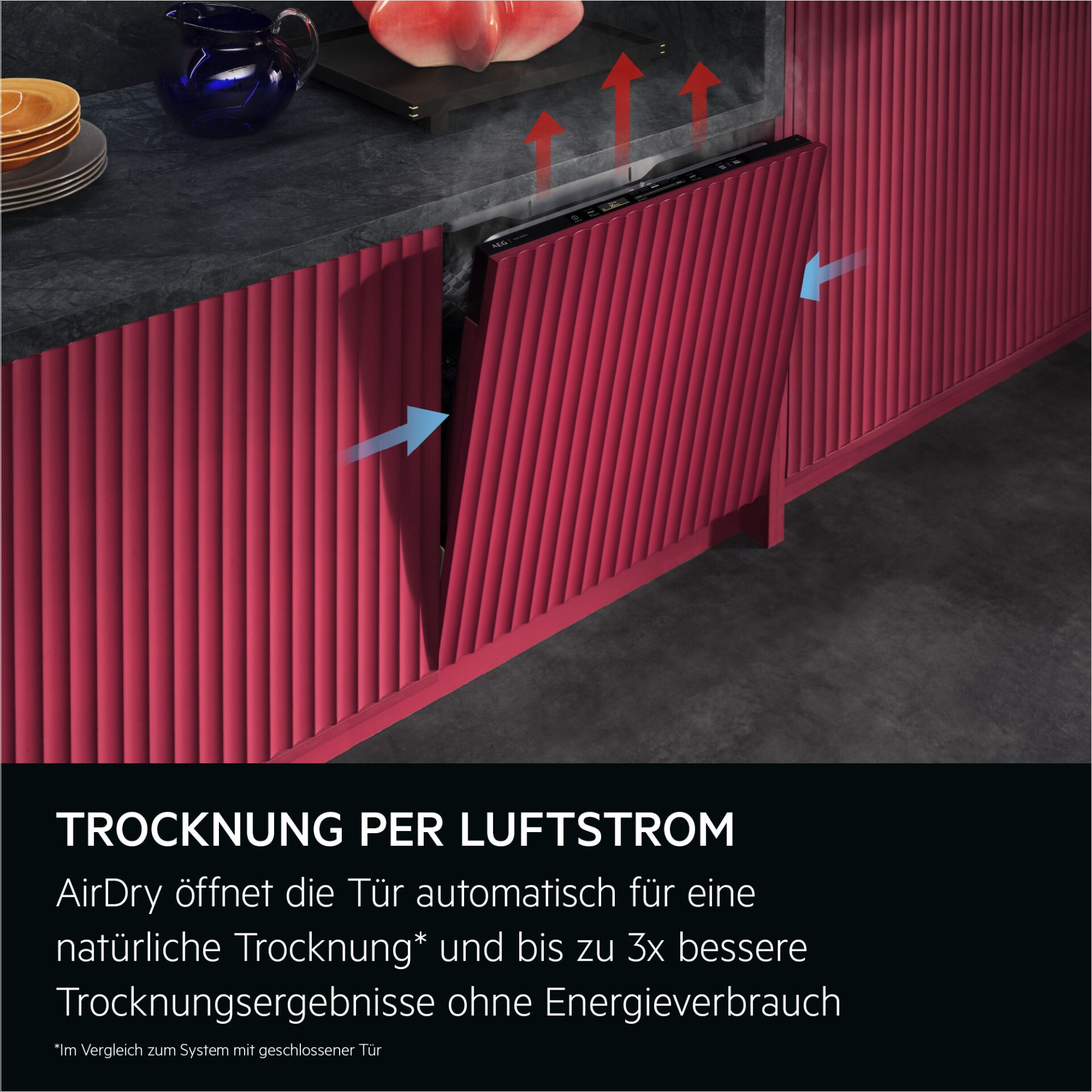 Küchenschrank, rote Paneele, Schlitze-Design, unter der Theke, Lufttrocknung
