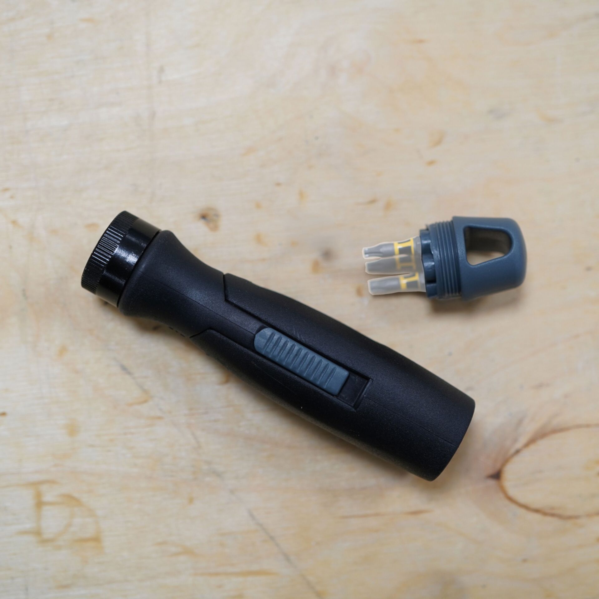 Wärmebildlupe, Lupenobjektiv, LED-Lampe, Gehäuse, Klemmgriff
