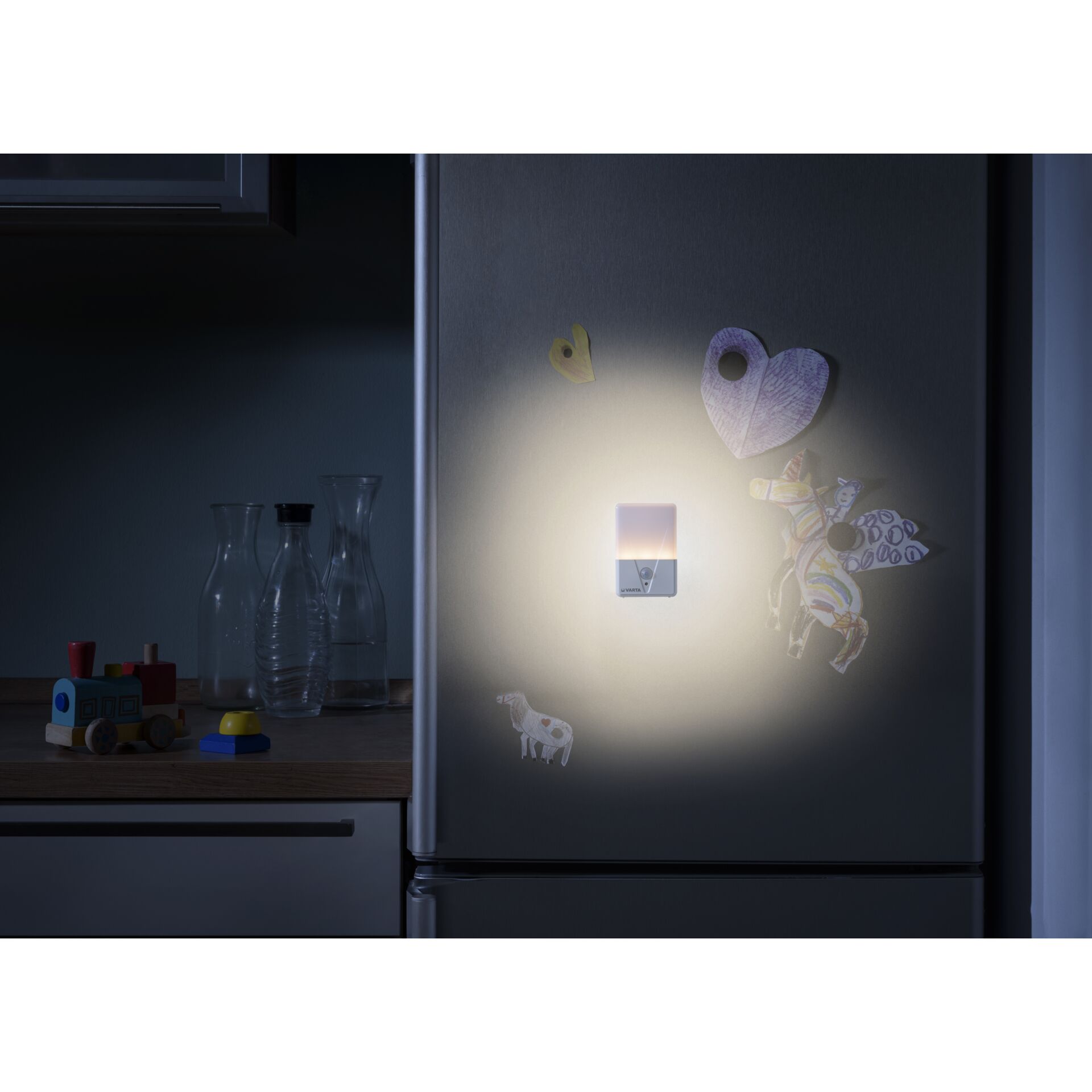 Drinnen, Innenarchitektur, Gerät, Elektrisches Gerät, Kühlschrank