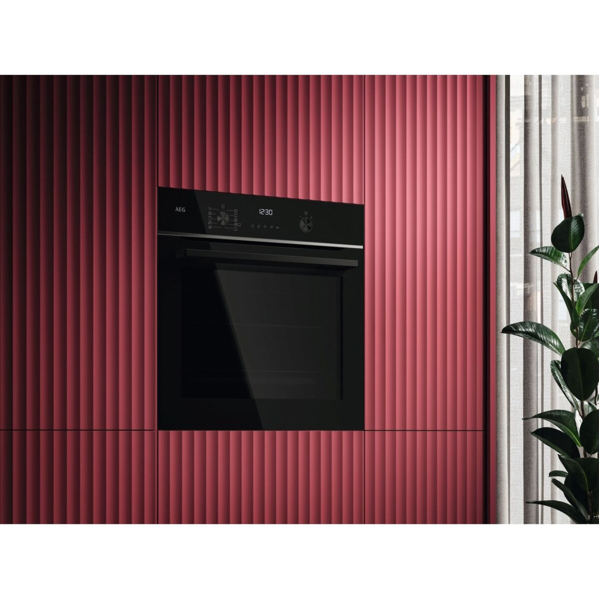 eingebauter backofen, wandbackofen, schwarzes gerät, küchengerät, rote schränke